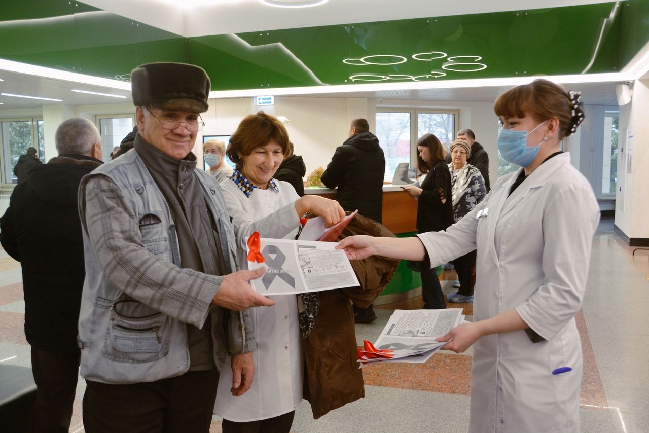 Әлмәттә «Кызыл тасма» акциясе узды