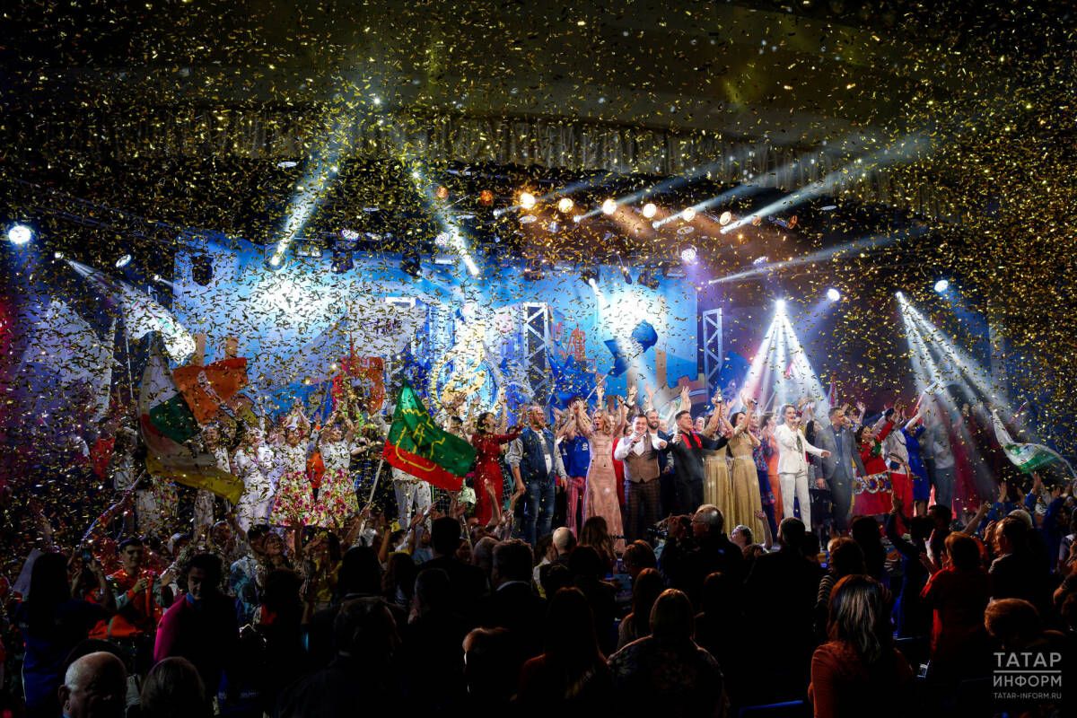 Әлмәттә эшләүче яшьләрнең «Наше время-Безнең заман» фестиваленең гала концерты узды