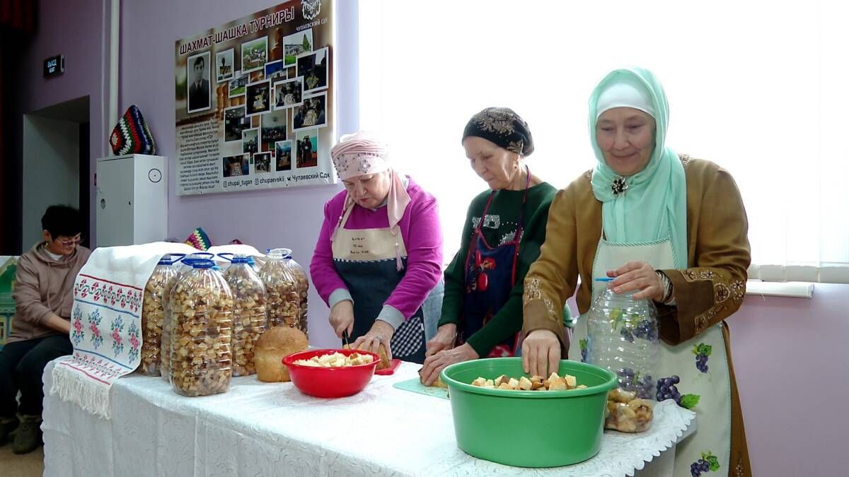 Әлмәт районы волонтерлары махсус хәрби операция сугышчыларына ярдәм итә