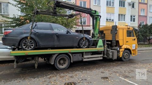 Әлмәттә хуҗасыз автомобильләрне эвакуацияләү буенча эш дәвам итә