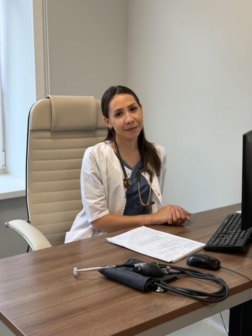 Әлмәт үзәк район хастаханәсе яңа белгечләр белән тулылана