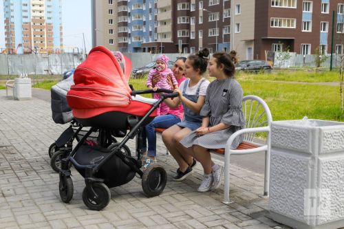 Әлмәттә 3476 күп балалы гаиләгә ярдәм чаралары турында сөйләделәр