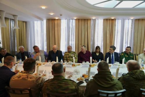 Әлмәттә махсус хәрби операция катнашучылары белән очрашу узды