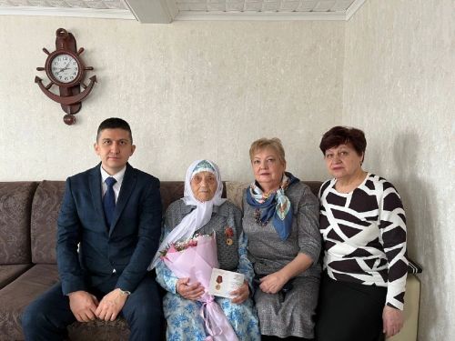 Әлмәттә ветераннарны хөрмәтлиләр