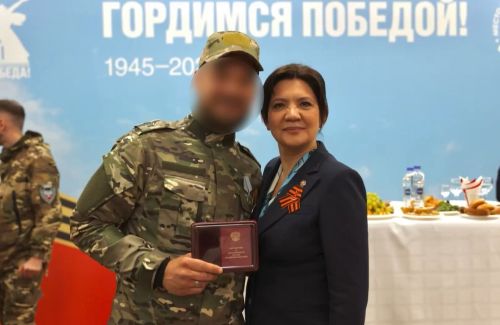 Әлмәттән булган махсус хәрби операция сугышчысына «Батырлык өчен» медален тапшырдылар