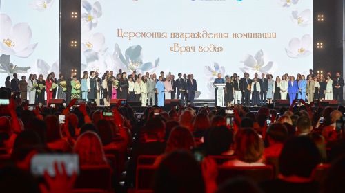Әлмәт күп профильле хастаханәсе «Ел табибы – Ак чәчәкләр» республика конкурсында билгеләп үтелде