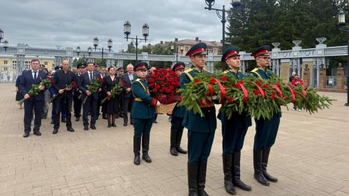 Әлмәттә Бөек Ватан сугышында һәлак булганнарны искә алдылар