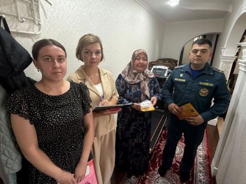 Әлмәттә социаль хезмәт күрсәтүдәге гаиләләрне профилактик тикшерү уздырдылар
