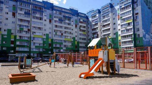 Әлмәттә тагын бер ишегалды «Безнең ишегалды» программасы буенча яңартылды