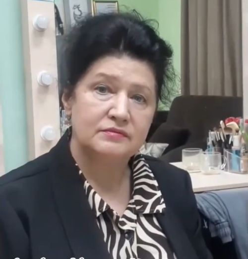 Сәхнә ул һәр мизгелдә яшәү таләп итә