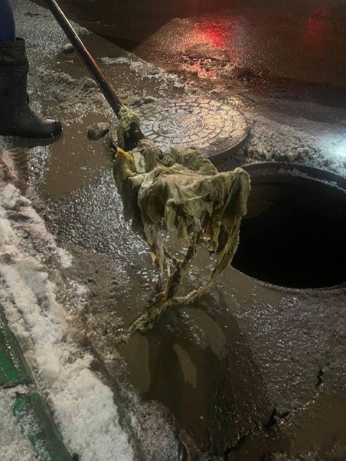 Әлмәт коммуналь хезмәткәрләре ел башыннан бирле 48 чүп тыгылуны бетергән