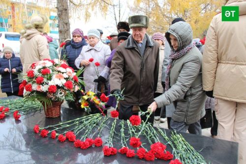 Әлмәттә сәяси репрессия корбаннарын искә алдылар
