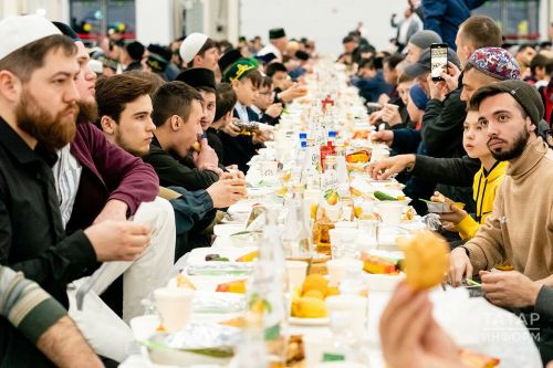 Әлмәттә махсус хәрби операция сугышчылары һәм волонтерлар гаиләләре өчен хәйрия ифтары узды