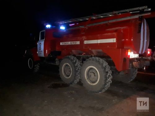 Әлмәт районында йортка ут капкан