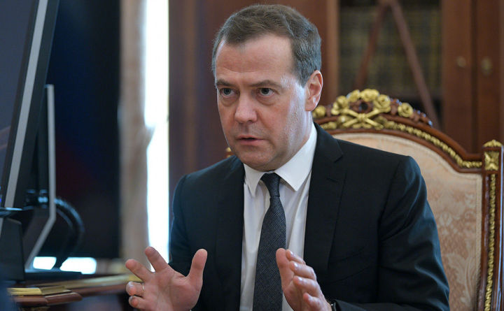 Медведев дүрт көнлек эш режимына күчү буенча фикер алышуны дәвам итәргә чакырды