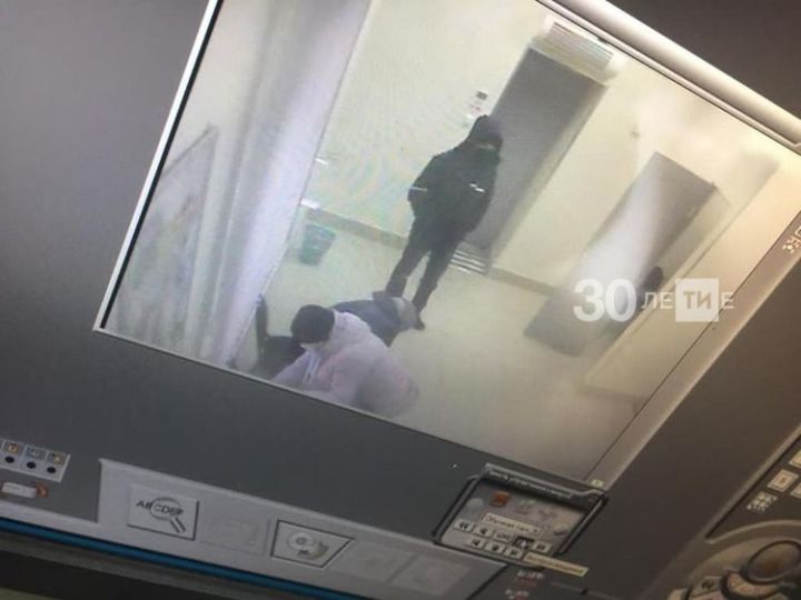 В Татарстане разыскивают мужчину, ограбившего банк