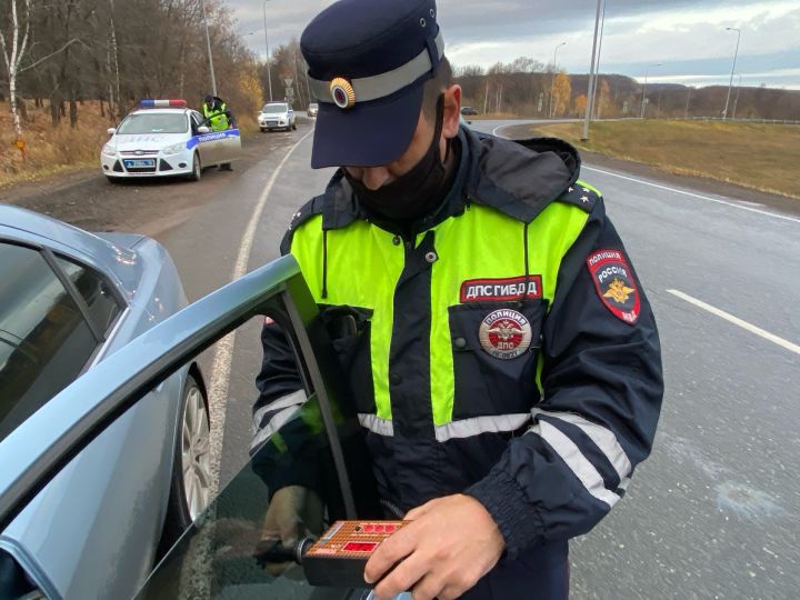 В Альметьевске выявили 38 нарушений правил дорожного движения