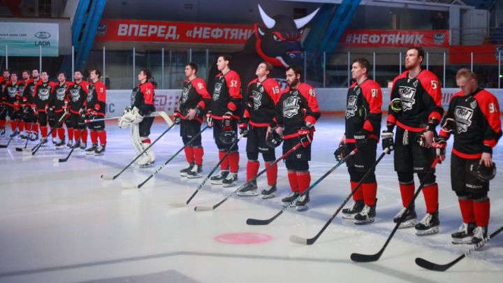 Әлмәтнең “Нефтяник” хоккей командасы 55 яшьлек юбилеен билгеләп үтте