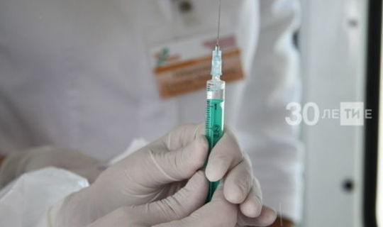 Әлмәттә COVID-19дан вакцинацияләү дәвам итә