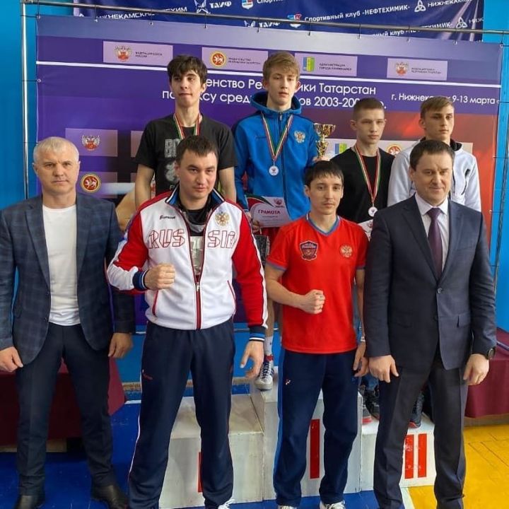 Әлмәт спортчылары бокс буенча Татарстан җыелма командасы составына кертелде