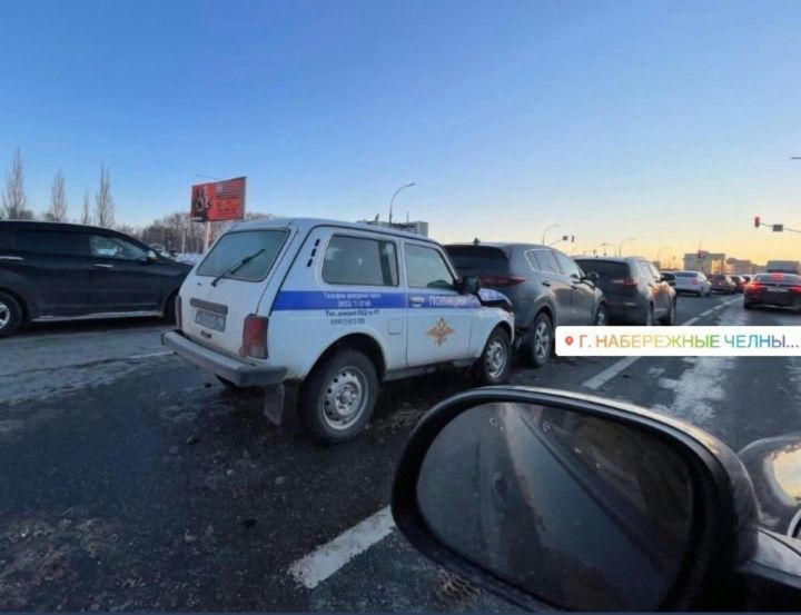 Массовое ДТП с участием полицейского автомобиля произошло в Татарстане