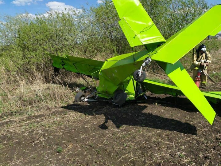 В Альметьевском районе разбился самолет