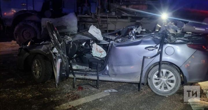 Водитель и пассажир авто погибли, столкнувшись с «КАМАЗом» на трассе в Альметьевском районе