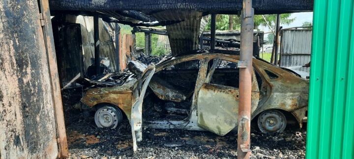В гараже жителя Альметьевского района сгорел автомобиль