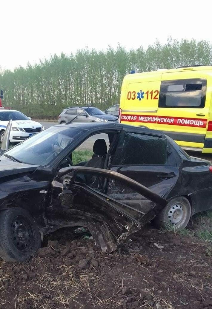 В Альметьевском районе столкнулись две иномарки, водитель одной из машин скончался