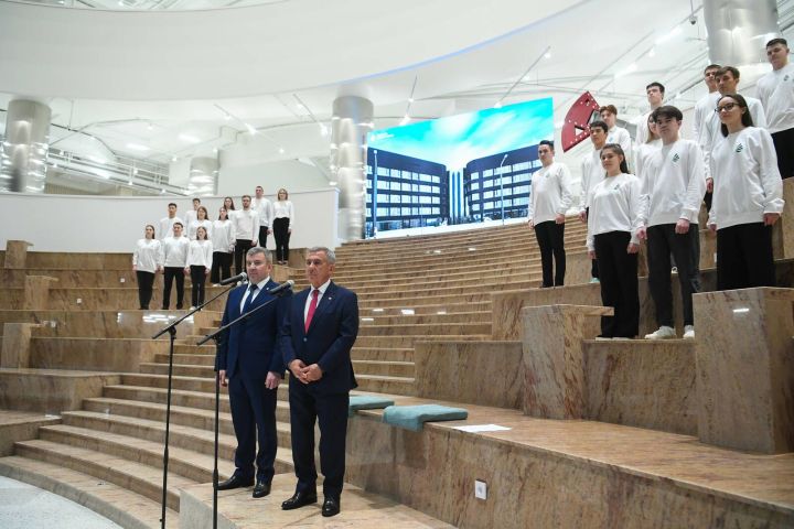Путин Әлмәттә Югары нефть мәктәбе кампусын ачты-ул аны илдә иң яхшыларның берсе дип атады