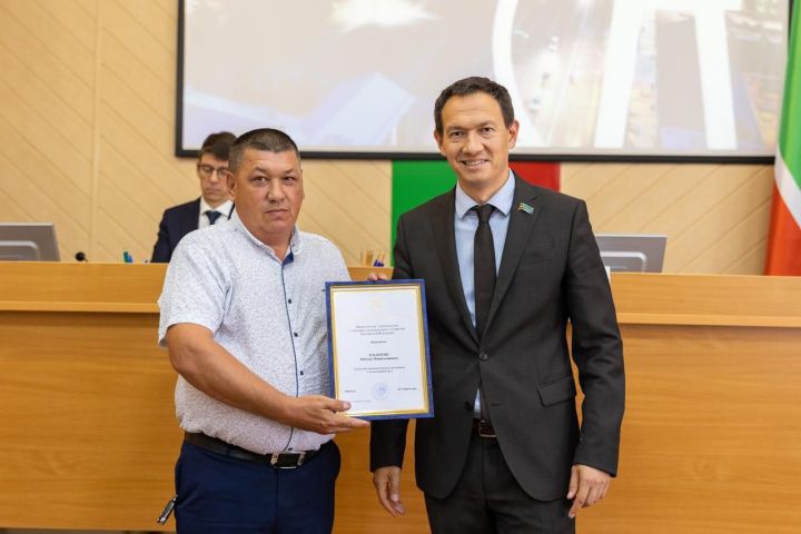 Әлмәт-Водоканал хезмәткәре РФ төзелеш, торак-коммуналь хуҗалык министрлыгының рәхмәт хатын белән бүләкләнде