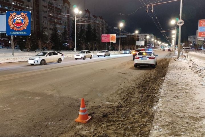 Әлмәттә каникул вакытында берничә бала автомобиль тәгәрмәче астына эләккән