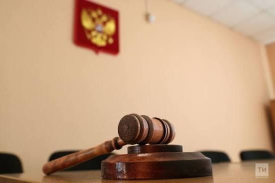 Әлмәттә бурычлы хатын үз машинасын конфискацияләүне таләп иткән
