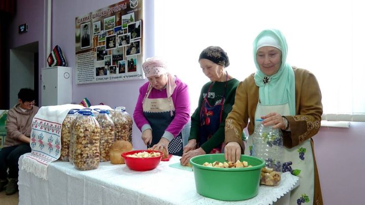 Әлмәт районы волонтерлары махсус хәрби операция сугышчыларына ярдәм итә