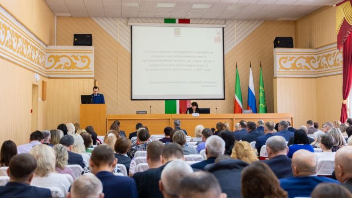 Әлмәт шәһәре прокуратурасы 2024 ел башыннан коррупциягә каршы 19 закон бозу очрагын ачыклаган.