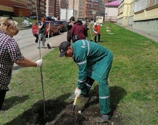 Әлмәтлеләр балалар белән бергә өмә үткәрде