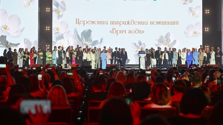 Әлмәт күп профильле хастаханәсе «Ел табибы – Ак чәчәкләр» республика конкурсында билгеләп үтелде