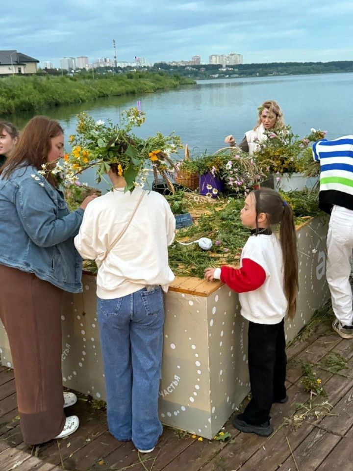 Әлмәттә гаилә көне һәм Иван Купала фестивале узды
