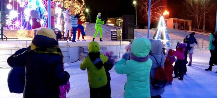 Әлмәтлеләргә ачык һавада «Әби әкиятләре» спектаклен күрсәтәчәкләр