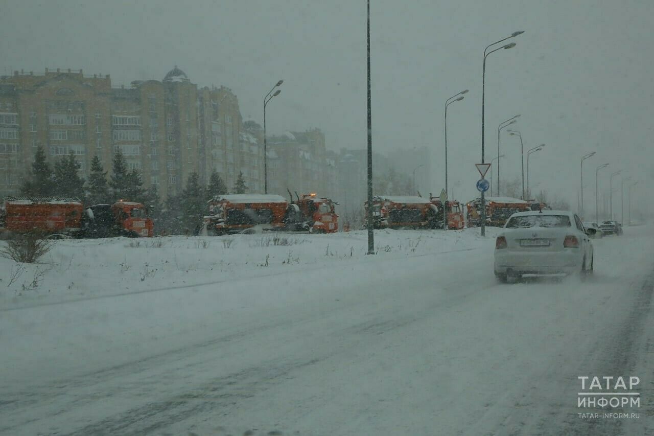 Атна уртасында кар ява башлаячак: автоинспекторлар әлмәтлеләрне саклык чарлары турында онытмаска чакыра