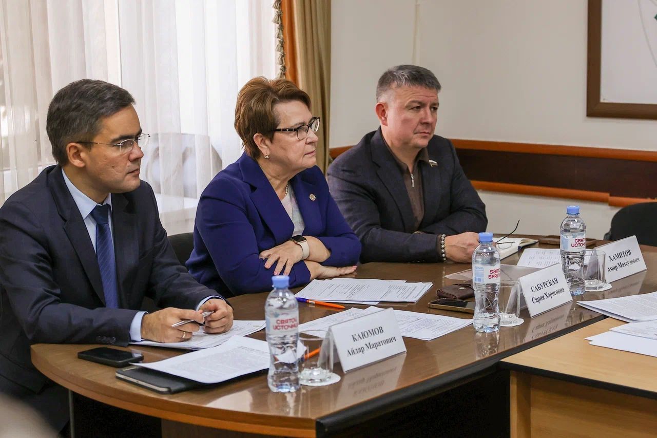 Татарстанда кеше хокуклары буенча вәкил Сәрия Сабурская Әлмәттә гражданнарны кабул итте