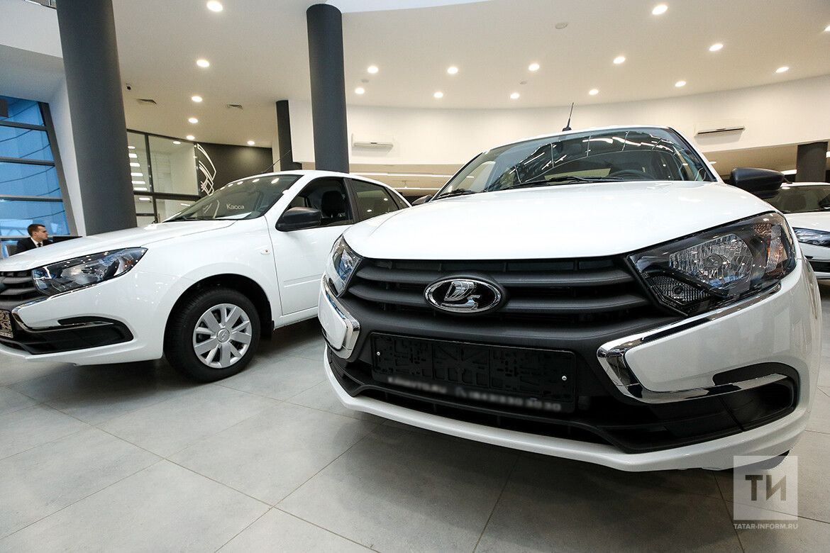 Әлмәт районының дүрт авыл җирлеге Татарстан Рәисеннән яңа автомобильләр алачак
