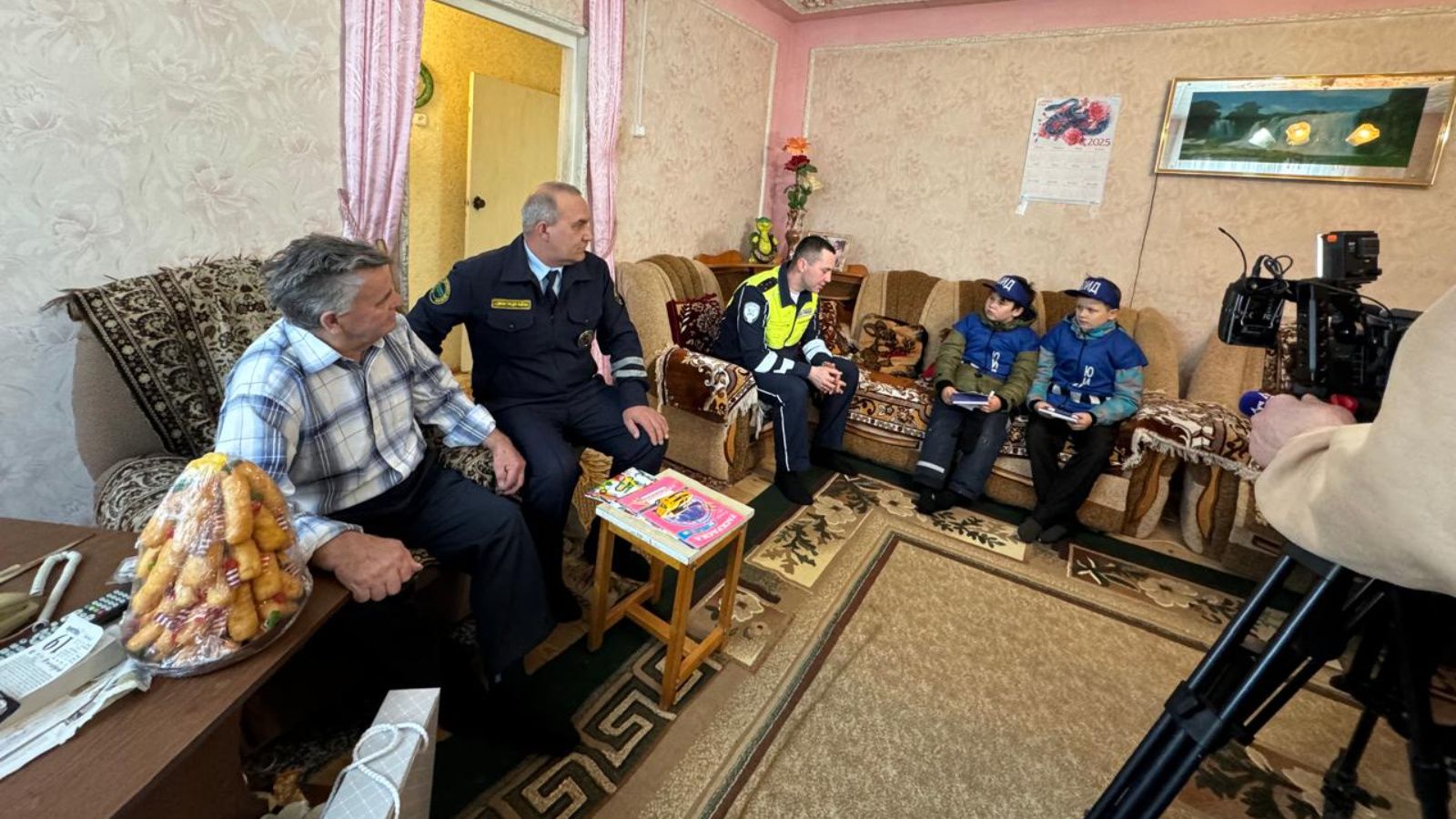 Әлмәттә юл-патруль хезмәте өлкән инспекторы Галимов Эдуард Ягъфәр улын искә алдылар