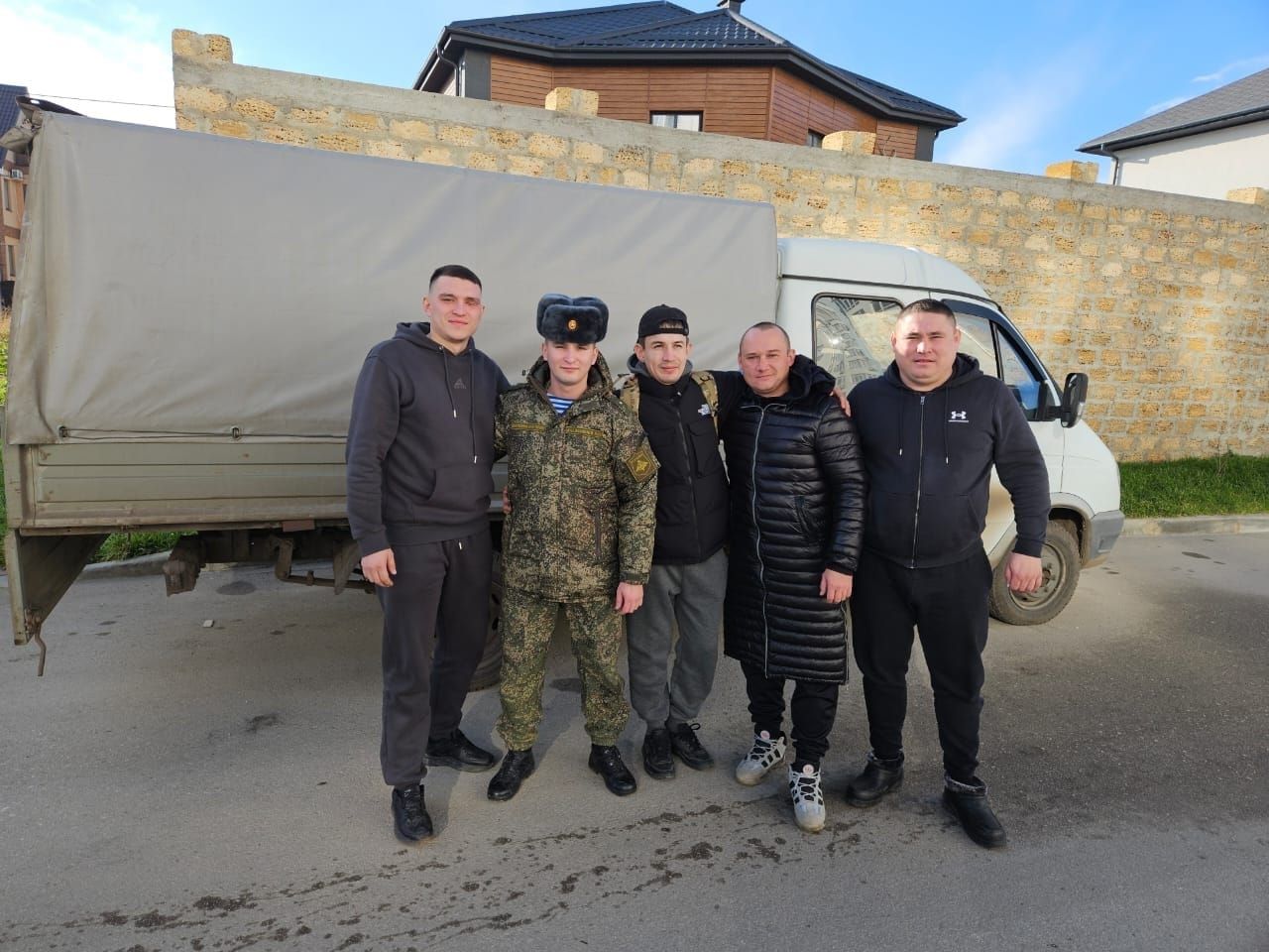 Әлмәттә Курск өлкәсендәге хәрбиләр һәм җирле халык өчен гуманитар ярдәм әзерлиләр