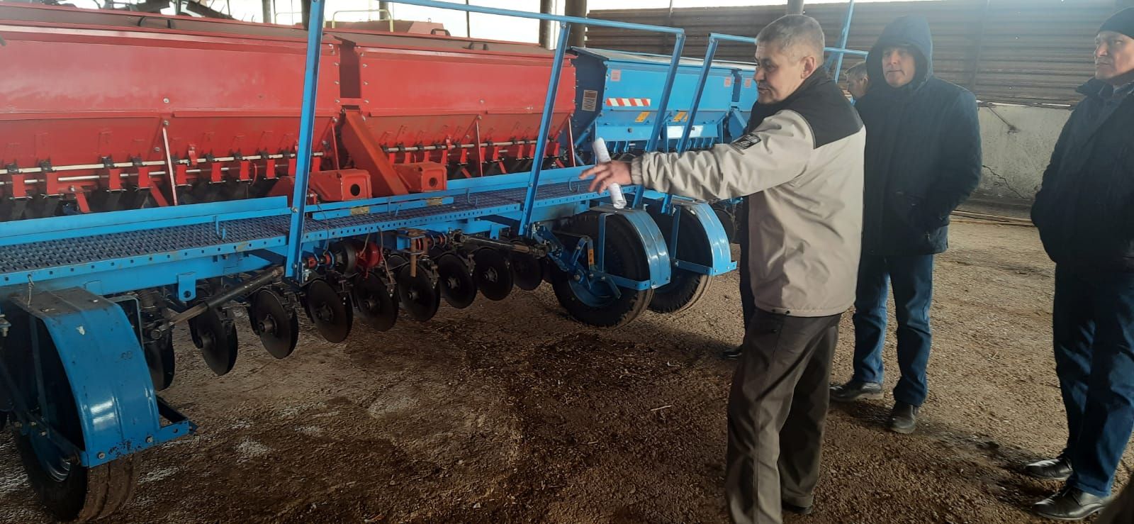 Әлмәттә язгы кыр эшләренә әзерлек дәвам итә