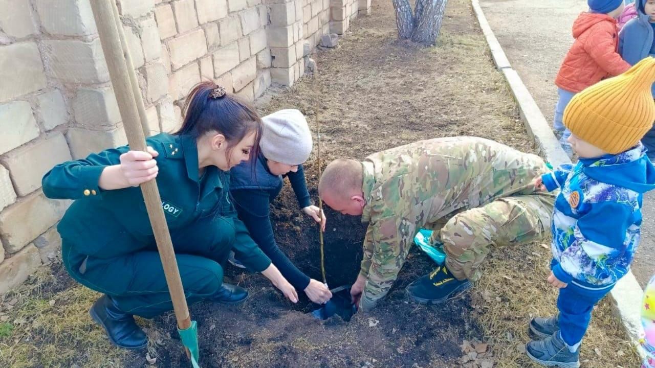 Әлмәттә махсус хәрби операция  зонасындагы хәрбиләргә гуманитар ярдәм күрсәтү эше бүген дә актив дәвам итә
