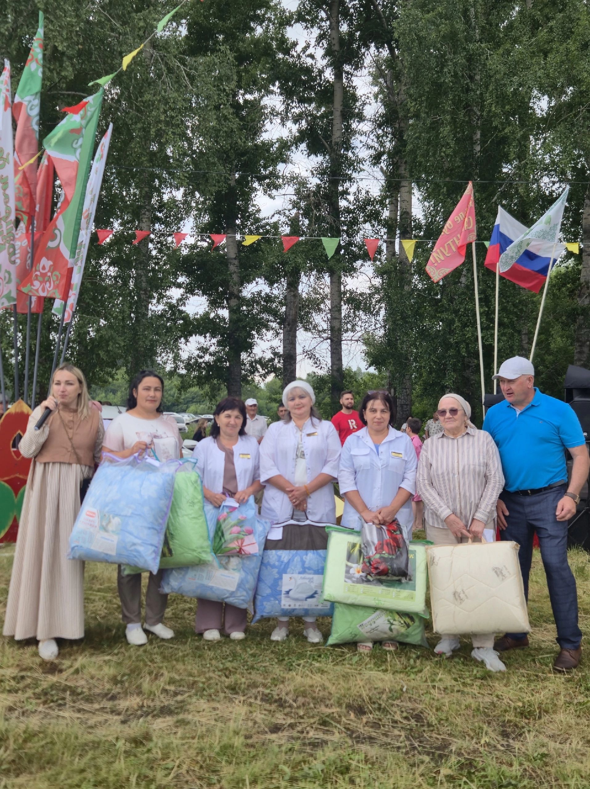Әлмәт районы Елховойда авыл көне узды