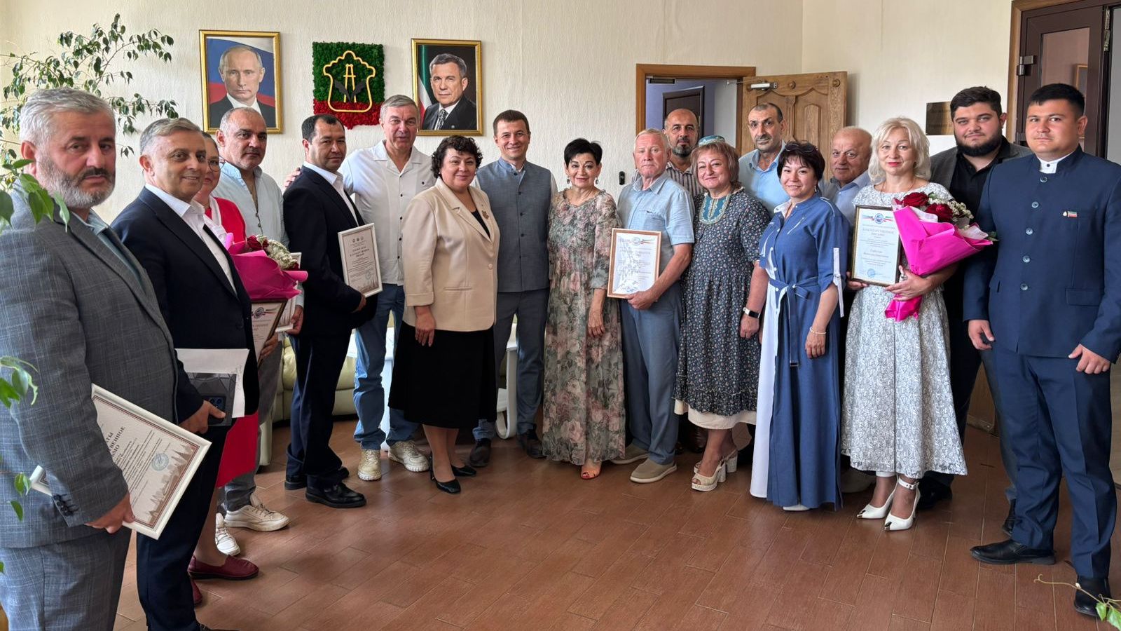 Әлмәттә районның милли-мәдәни берләшмәләре җитәкчеләре очрашты