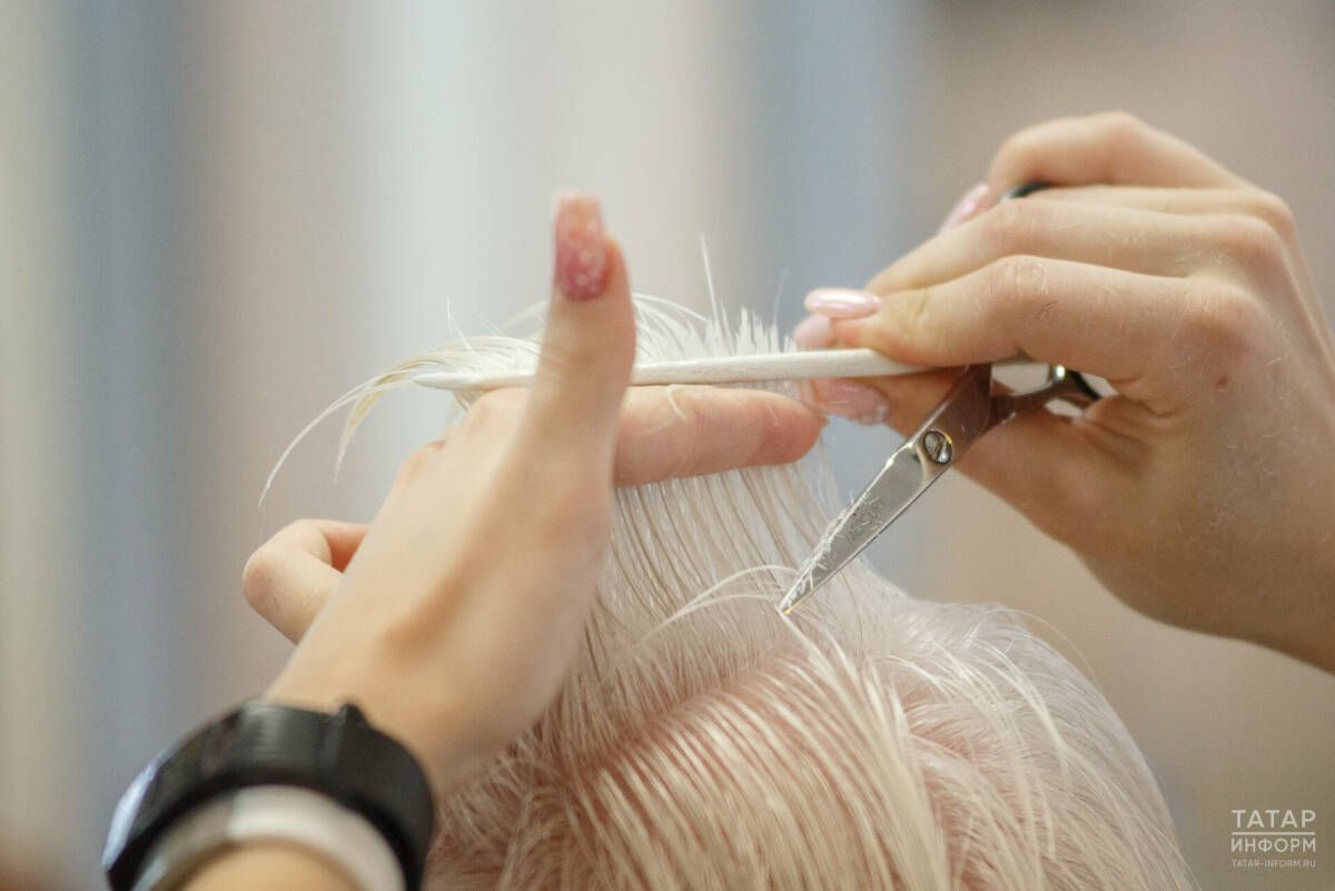 Әлмәт стилисты беренче тапкыр Victoria's Secret халыкара чарасында эшләде