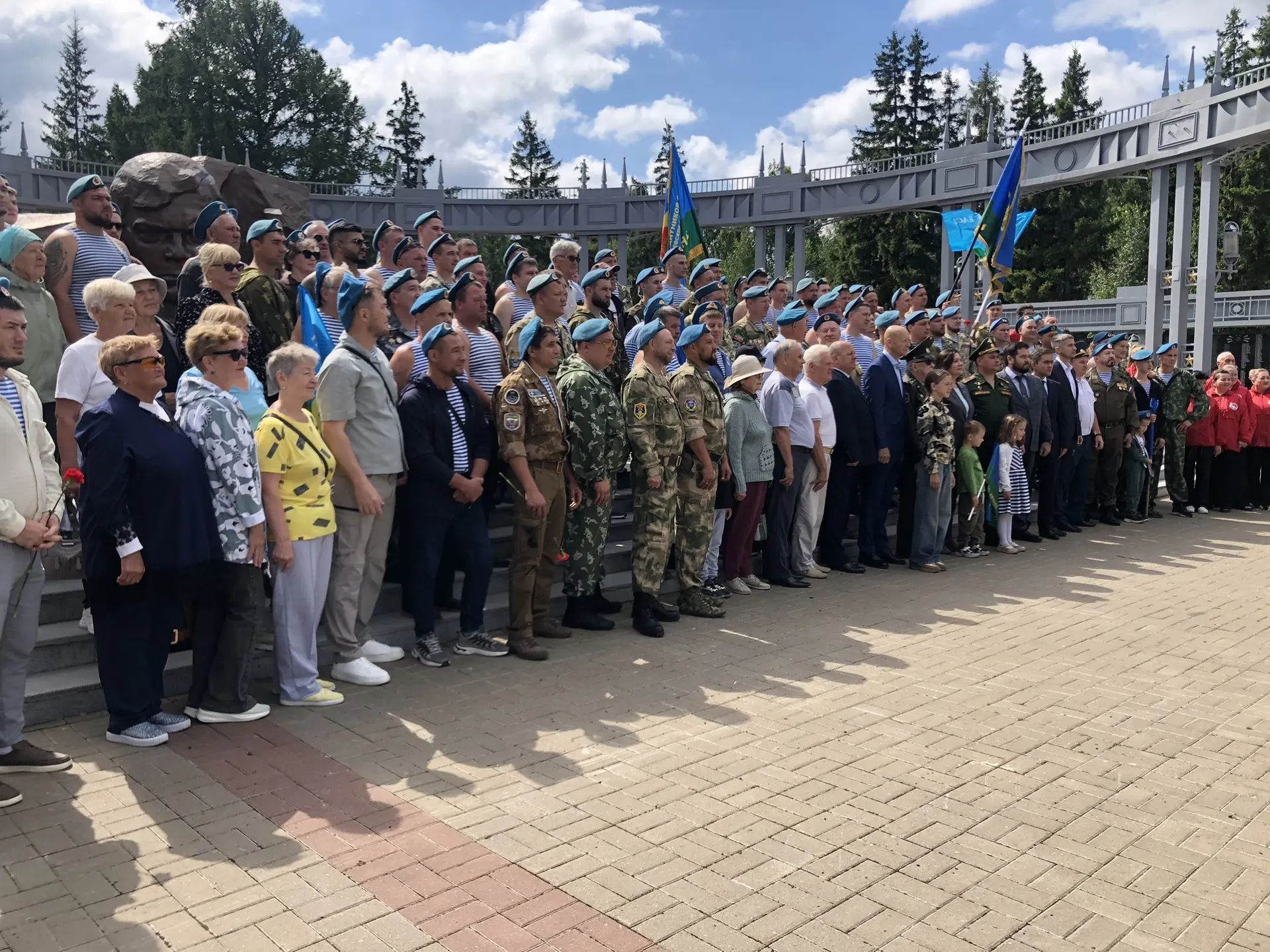Әлмәттә һава-десант гаскәрләре бәйрәм итте
